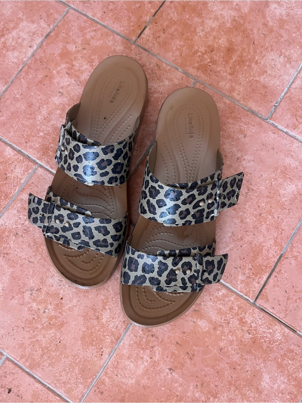 CROCS Leopard-Print Triple Strap Slides - Tan/Brown